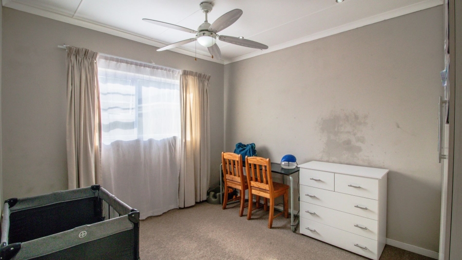 6 Bedroom Property for Sale in Kidds Beach Eastern Cape